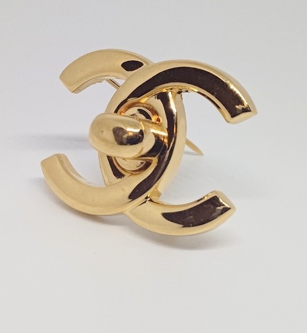 女性に人気! 未使用品保管品 CHANEL シャネル ココマーク ターン