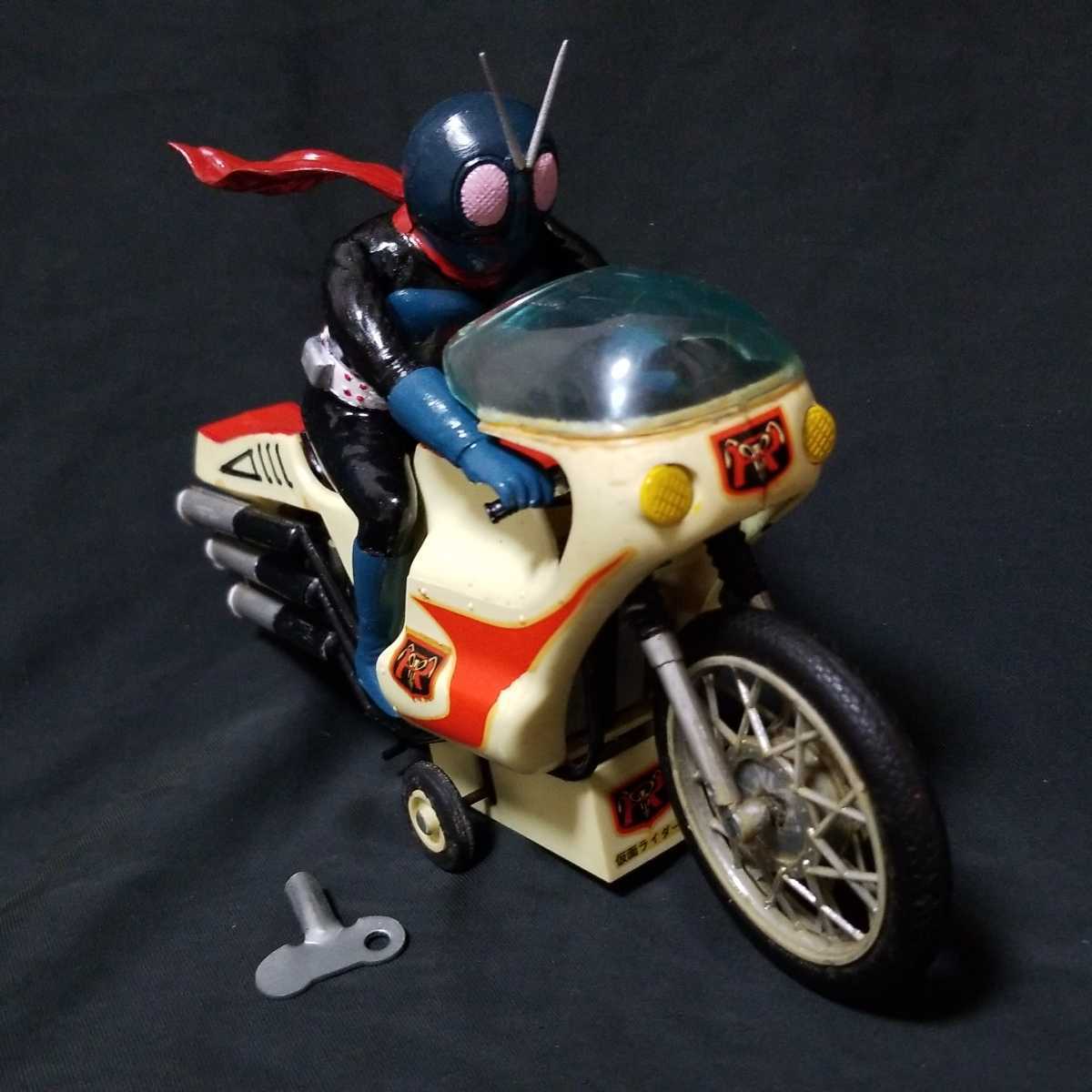旧バンダイ 仮面ライダー プラモデル 完成品 当時物 サイクロン 旧バンダイ 仮面ライダー プラモデル 完成品 当時物 サイクロン
