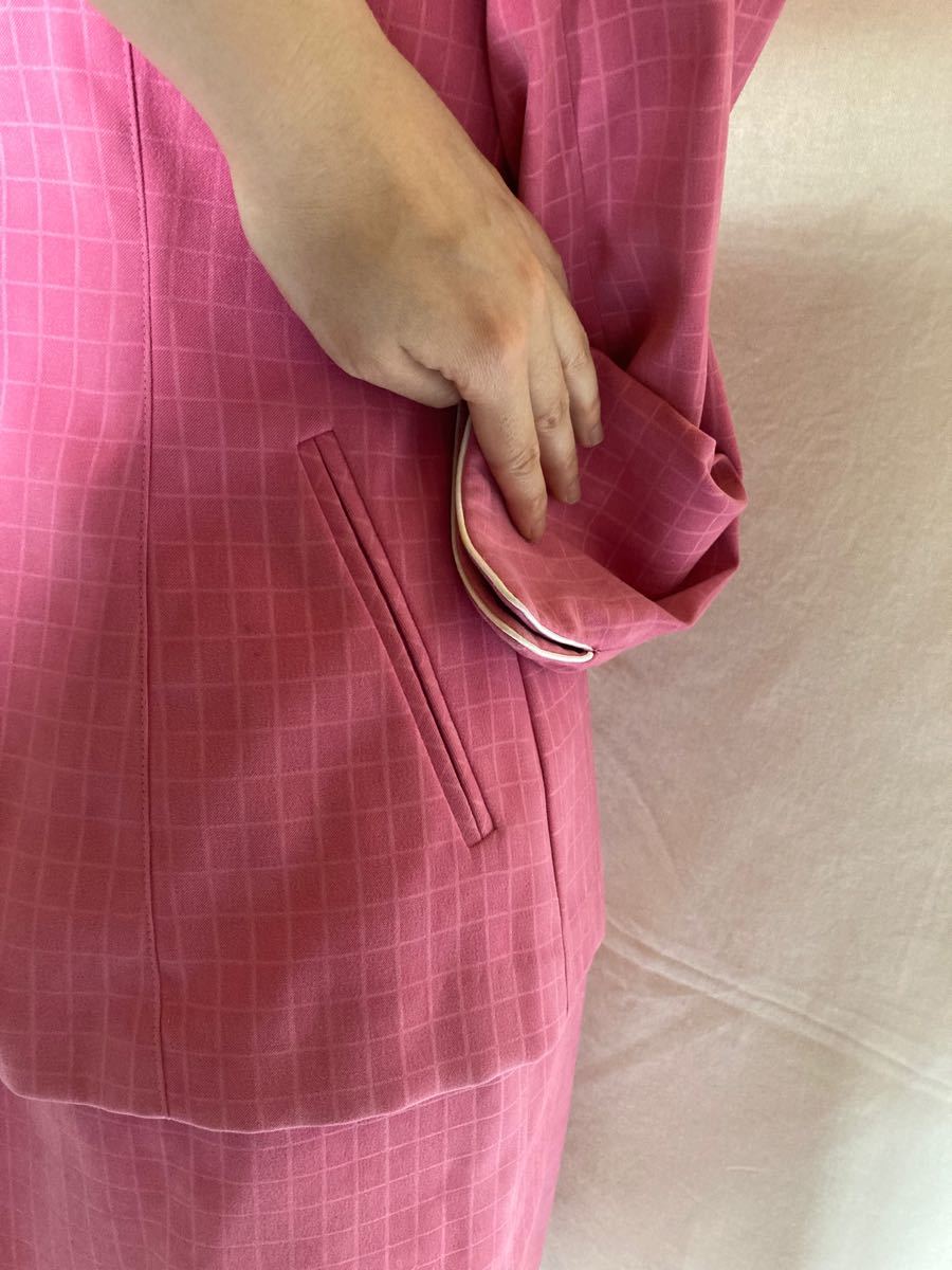 スーツ セットアップ 濃いピンク ショッキングピンク チェック柄 襟 ジャケット スカート かわいい 可愛い かっこいい レトロ