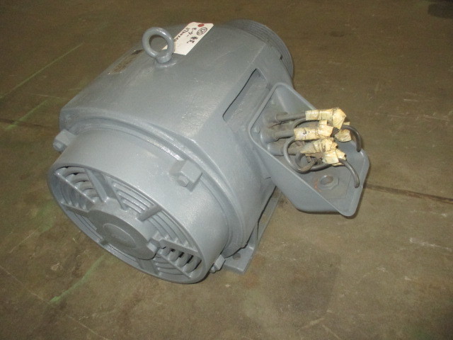 125) 東芝 モーター 37kw×4P TIKK シャフト 58パイ、キー 10×15 125) 東芝 モーター 37kw×4P TIKK シャフト 58パイ、キー 10×15