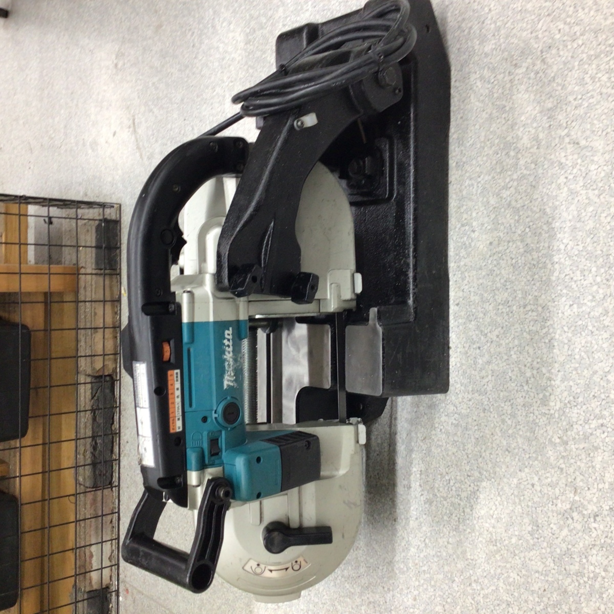 品】☆マキタ(makita) ポータブルバンドソー 2107FW bpbd.kendalkab.go.id