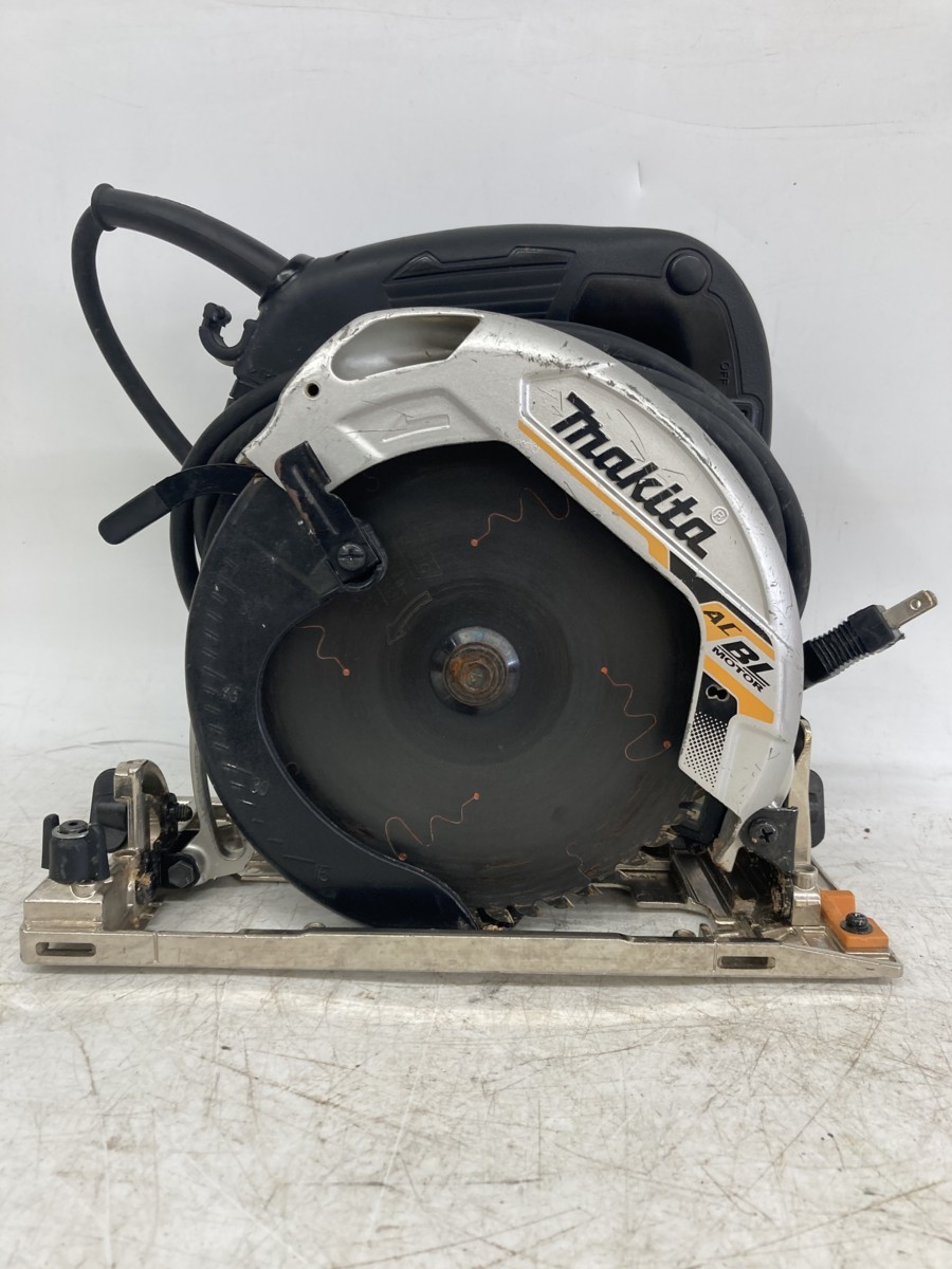 ★マキタ 165mm電子マルノコ チップソー付 黒 HS6303B ITJ8U31FJVF4