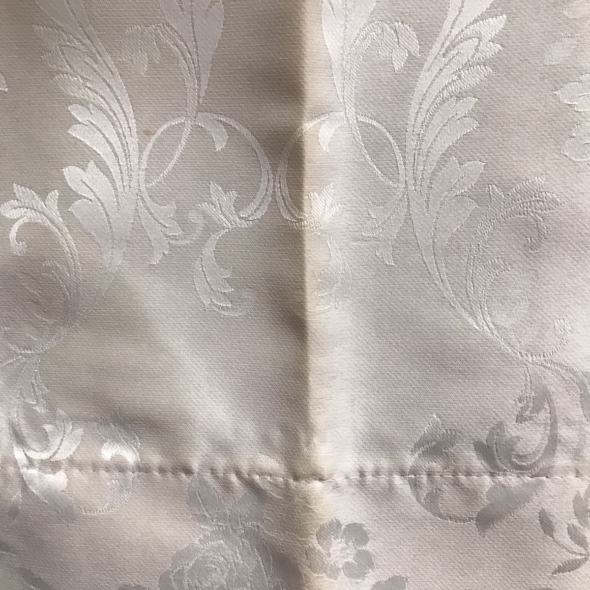 カーテン　108×135cm　ペールグリーン　白　花柄　サンコロナ小田　遮光カーテン