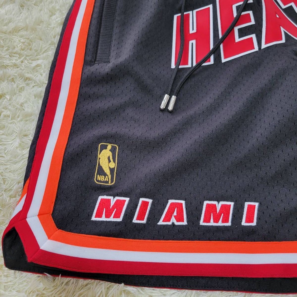 【新品未使用タグ付】JUST DON mitchell&ness Miami Heat ジャストドン ミッチェルアンドネス マイアミヒート ゲームショートパンツ NBA_画像4