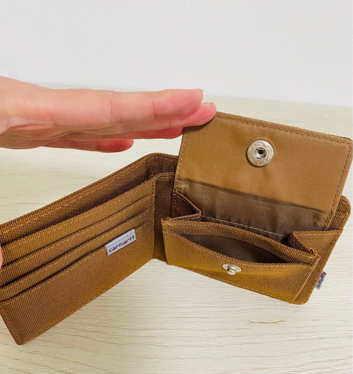 【箱なし】特別価格★Carhartt  二つ折り財布  キャメル　カーハート