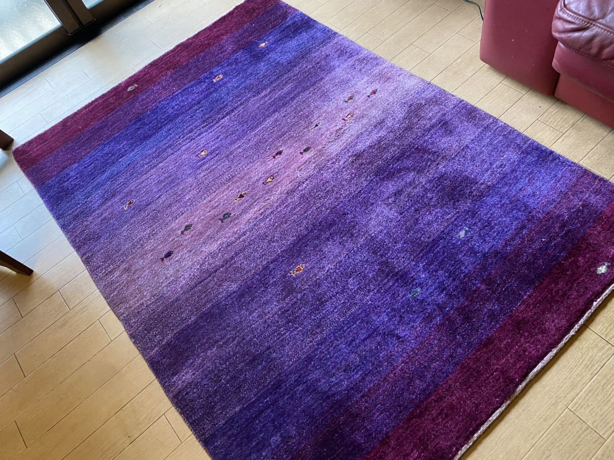 １枚は欲しいZollanvari社のギャッベ絨毯！美しい紫のグラデーションに魚柄もとても可愛い！四季を通じて使える毛足の長いペルシャ絨毯送込_画像2