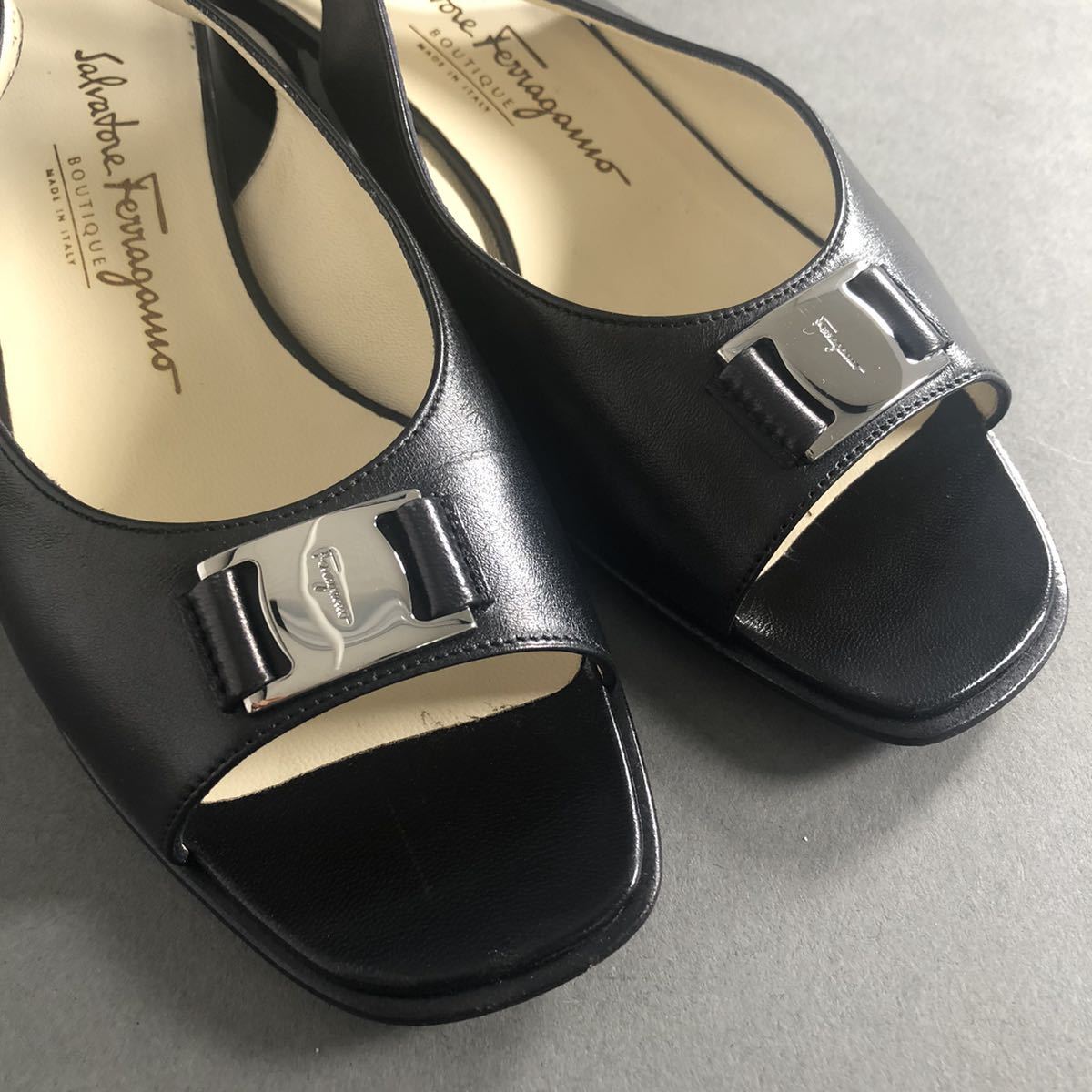 e20 Salvatore Ferragamo サルヴァトーレフェラガモ Renata サンダル バックストラップ 箱付き ローヒール 6.5 24cm程 レディース 女性用_画像6