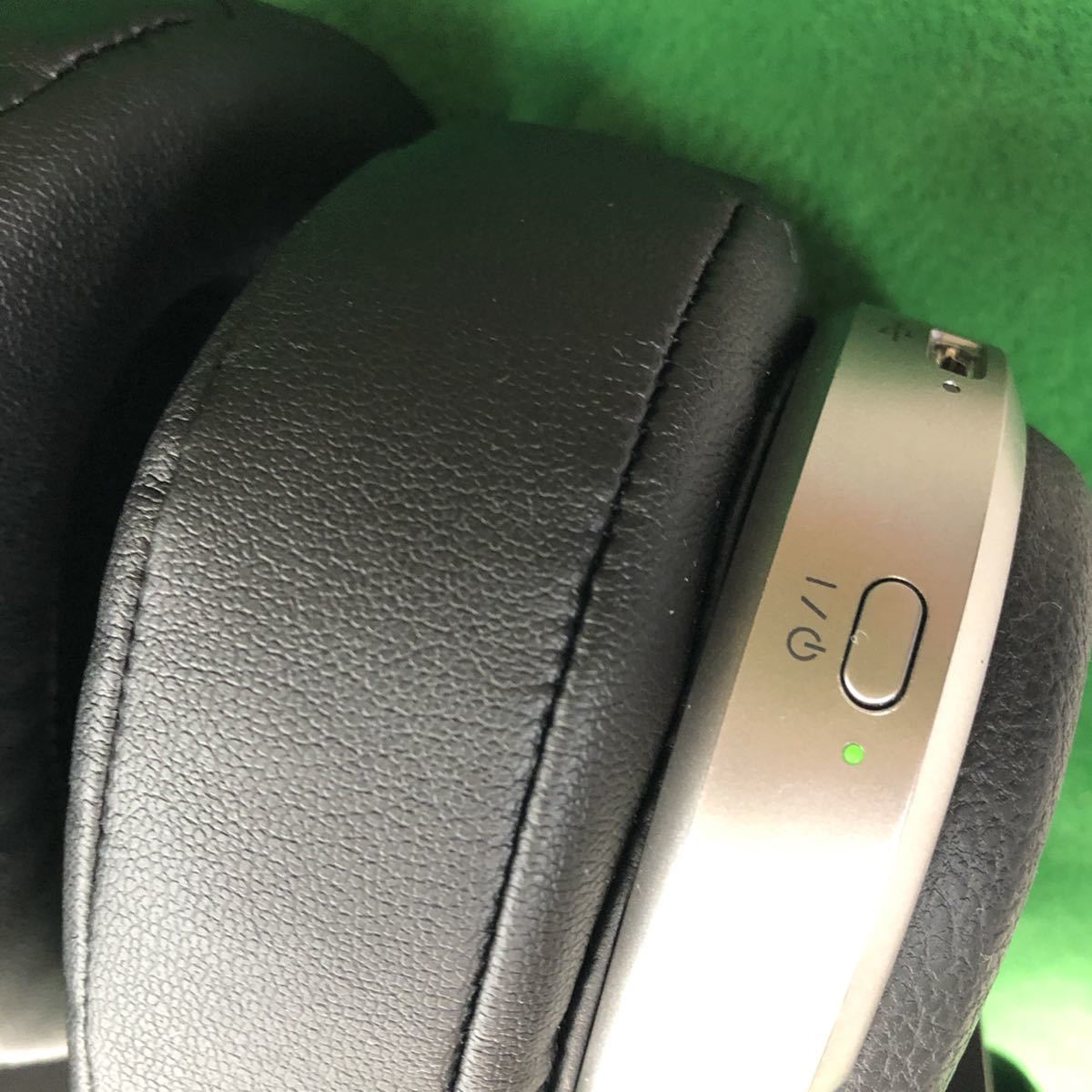 美品! SONY ヘッドホン MDR-HW700 イヤーパッドめちゃくちゃ 美品! SONY ヘッドホン MDR-HW700 イヤーパッドめちゃくちゃ
