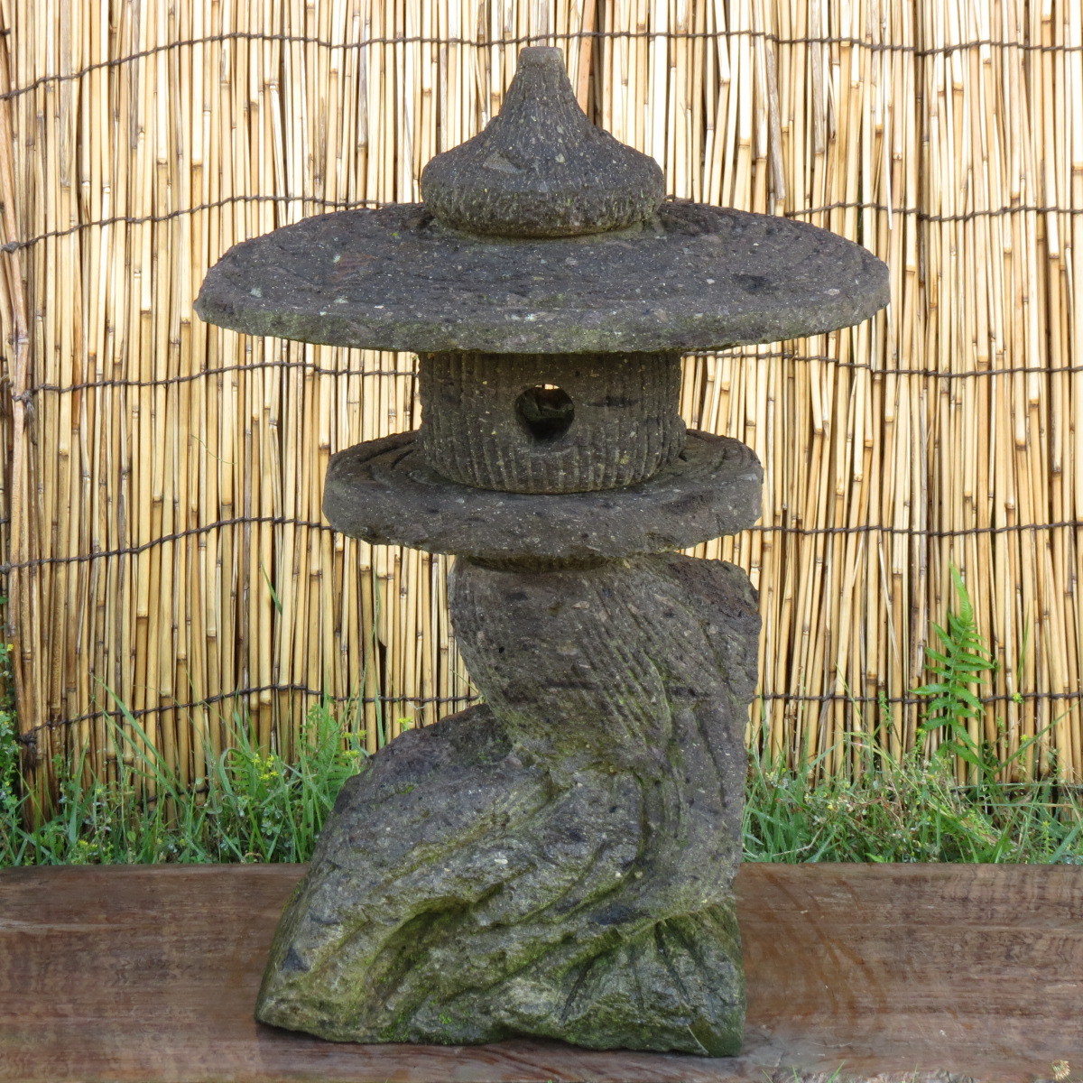  stone light . height 70.5. weight 41. nature tree type Kyushu production natural stone 