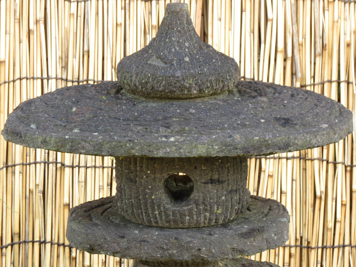  камень лампа . высота 70.5. масса 41. природа дерево type Kyushu производство натуральный камень 
