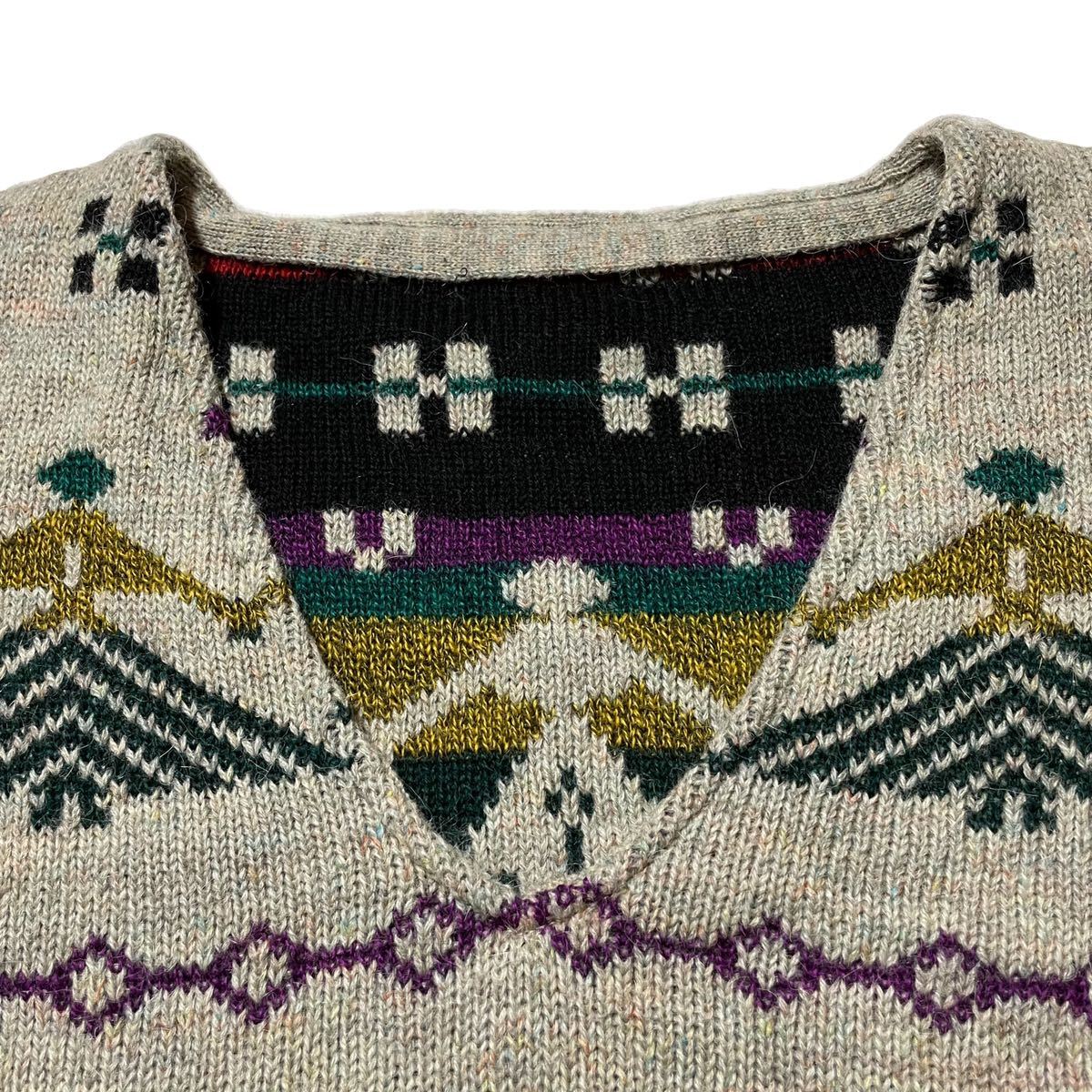 80s ITALY製 Vintage Knit ニット セーター トレーナー スウェット ヴィンテージ ビンテージ Vネック インディアン ナバホ 総柄 幾何学 革_画像4