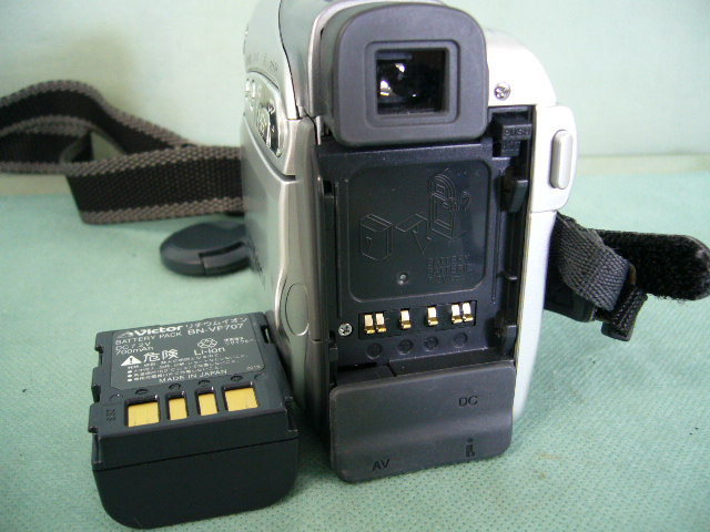CHA-26505-45 ジャンク品 Victor ビクター デジタルビデオカメラ GR-D290_画像7