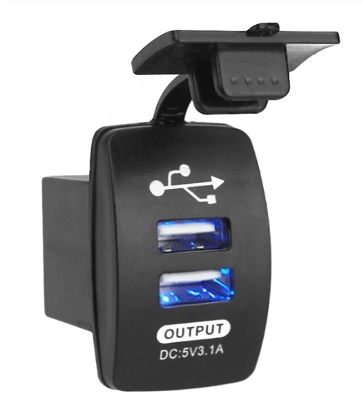 デュアル USB給電ポート V12V24V-5V3.1A 送料120円（ダブル USB電源 増設 充電 ソケット コネクタ アダプター ダッシュボード インパネ_画像4