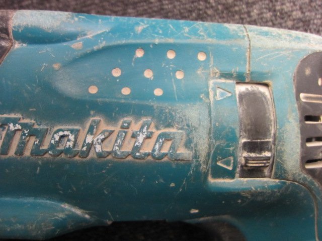 中古品 makita マキタ 18mm ハンマドリル HR1830F サイドハンドル・ケース付 ハンマードリル 穴あけ ハツリ 電動工具_画像6