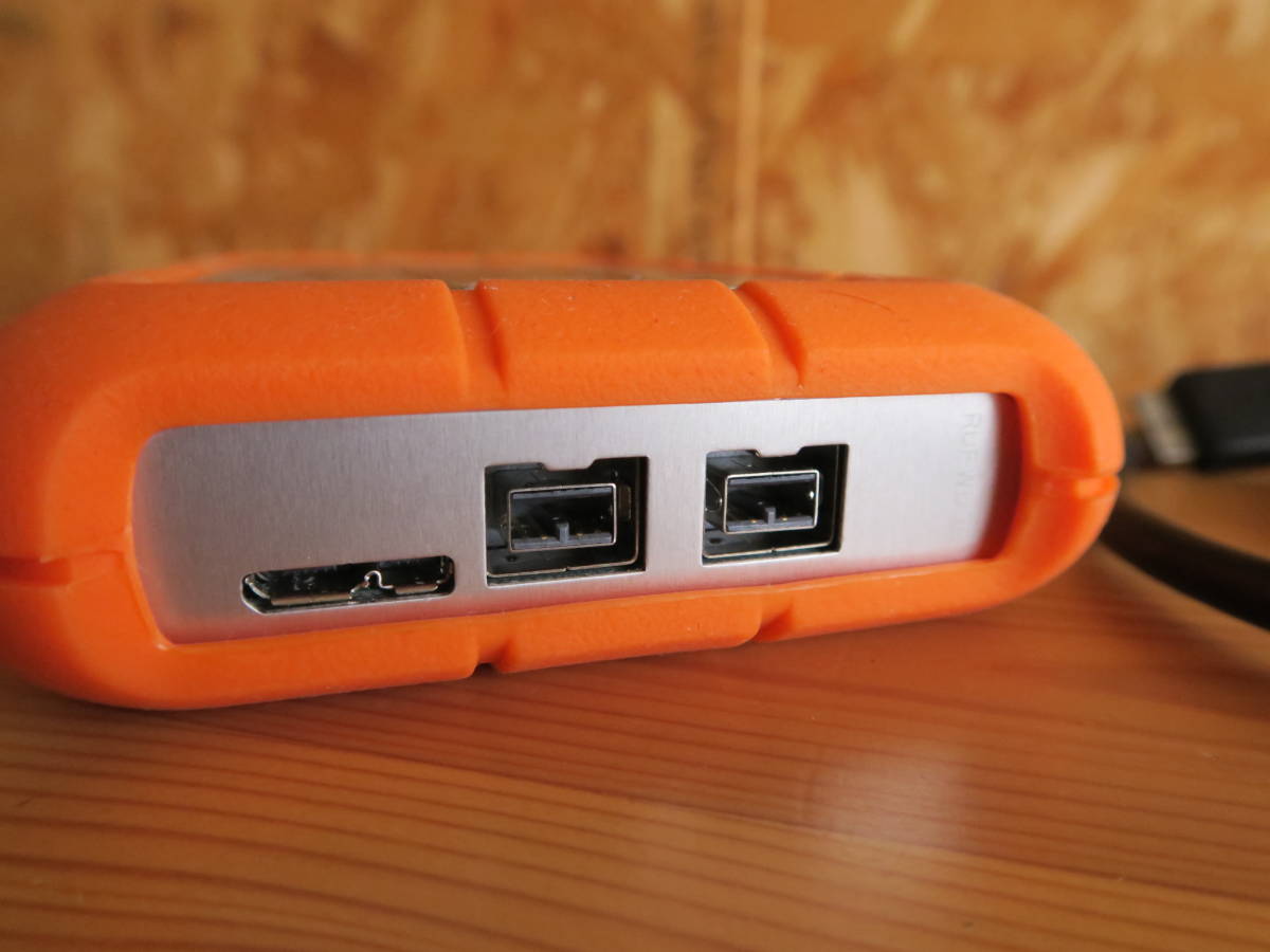 送料無料【中古】LaCie rugged ポータブル 外付けHDD 1TB USB3.0 / FireWire800　使用：166時間