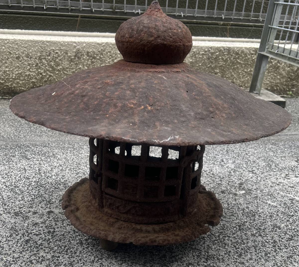 与次郎燈籠 天正元年時代物 辻与次郎作 古鉄灯篭-