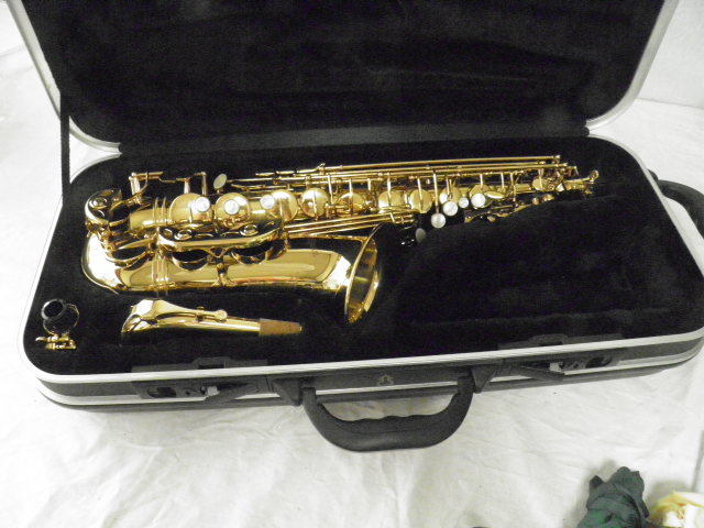 美品 Antigua AS-3220 アルトサックス アンティグア 彫刻あり Alto