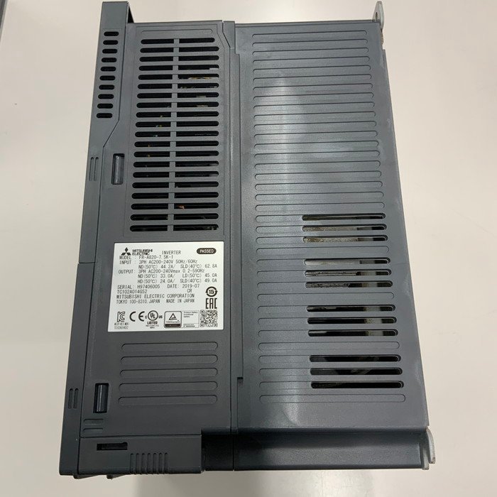 三菱電機 インバータ(INVERTER) A800 FR-A820-7.5K-1
