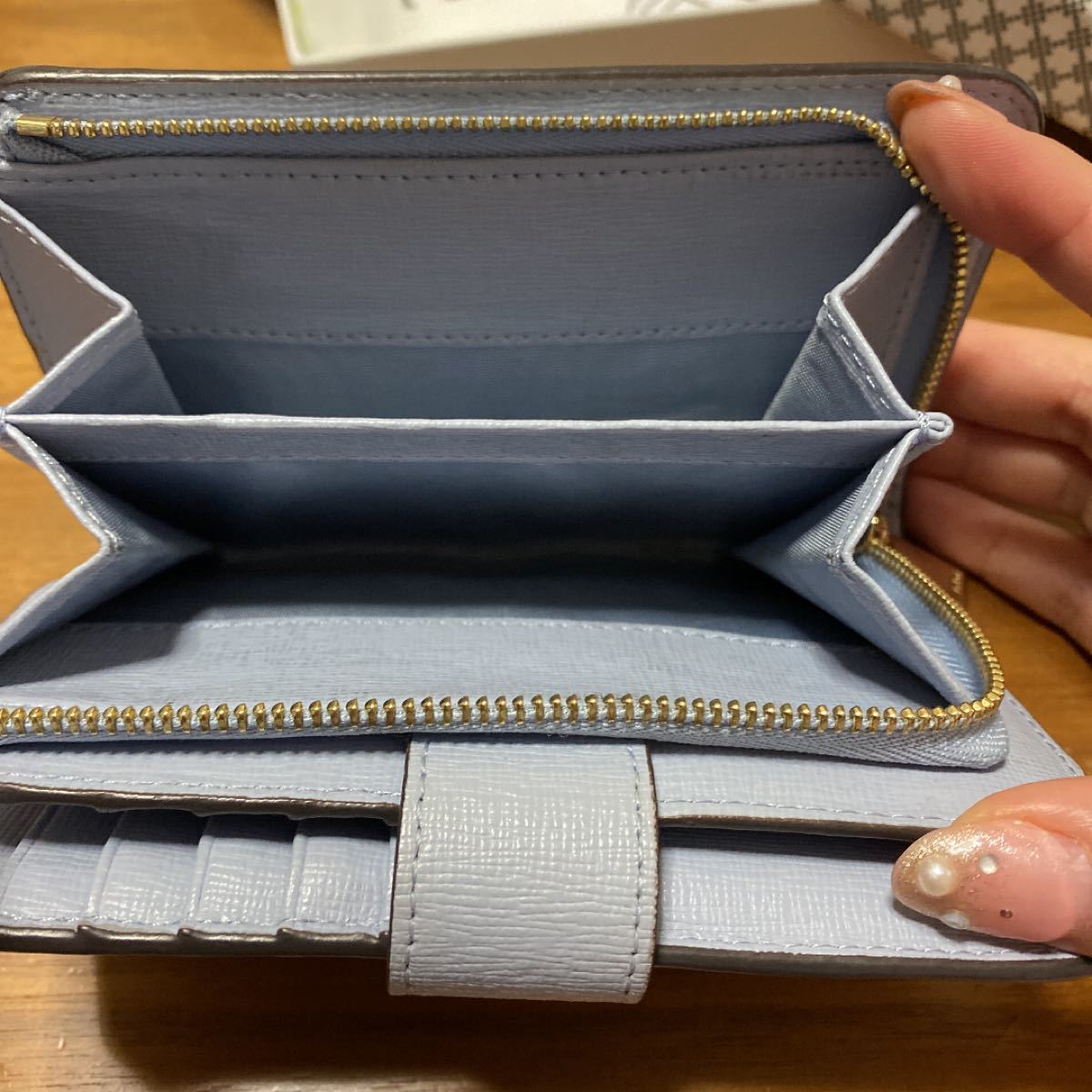 FURLA(フルラ)グレー グレージュ レザー 折り財布 · www.cetraslp.gob.mx