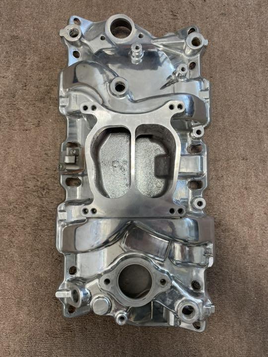 限定 クーポン10% Edelbrock インテークマニホールド 5001 シルバー