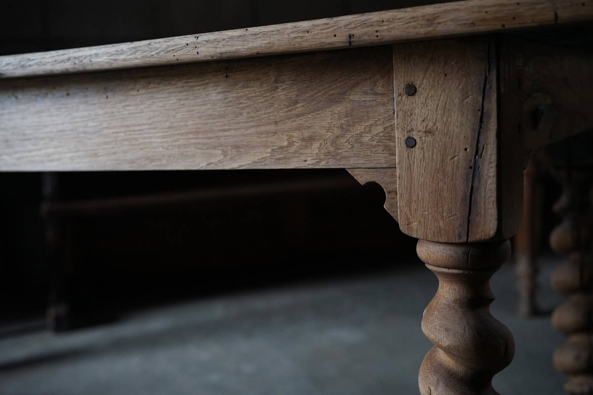 古い無垢材の木製スパイラル装飾脚のテーブル / 19世紀・北フランス / 古家具 古道具 古物 家具 机_画像8