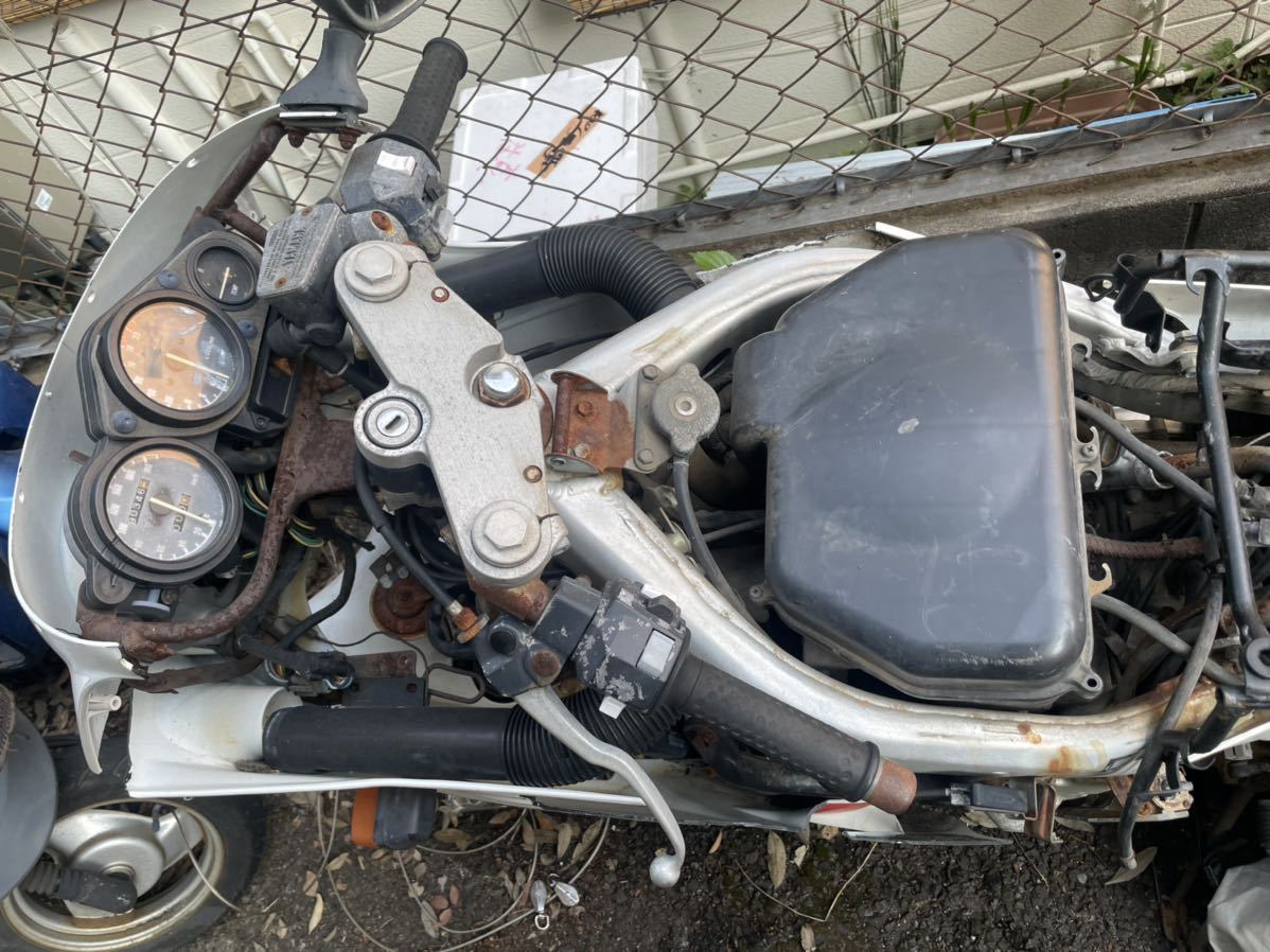 最大65%オフ!YAMAHA FZR250 3ln不動 ジャンク 部品取り カウル