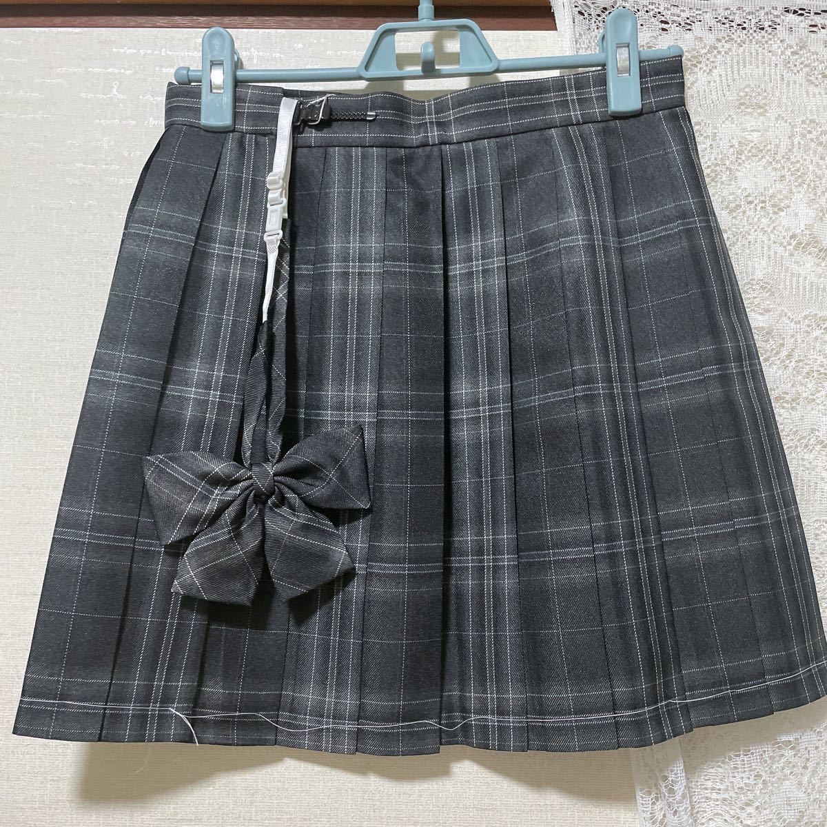 【新品124M】リボンつき　なんちゃって制服スカート　チェックスカート コスプレ衣装 夏スカート