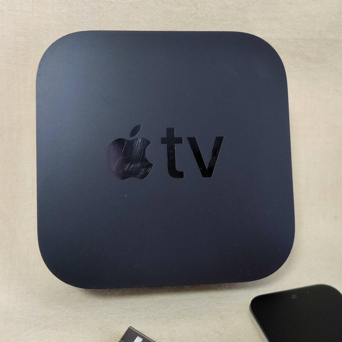 【UVHNM4】APPLE TV 4K 64GB A1842 本体 リモコン 電源ケーブル HDMIケーブル_画像3