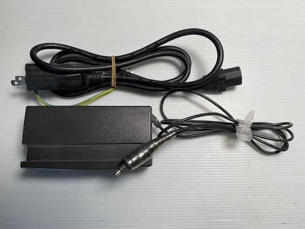 Apple PowerBook 5300CS/100 10.4 -inch 45W power supply adaptor [G248]