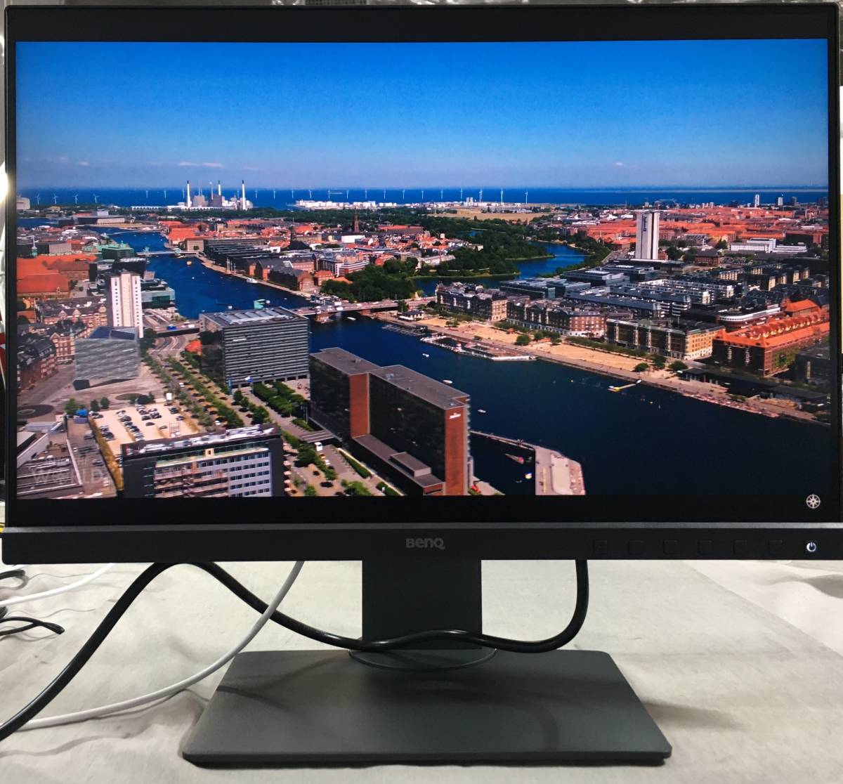 現状品 BenQ SW240 カラーマネジメントモニター | lubigen.com