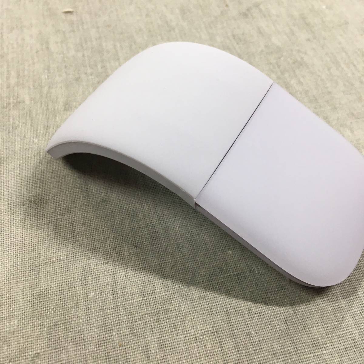 現状品 マイクロソフト マウス Bluetooth対応/薄型/小型 Arc Mouse 131.3x55.1x14.2mm Lilac ELG-00020_画像4