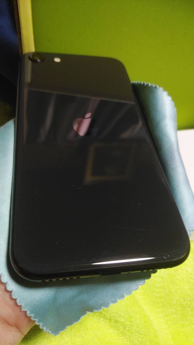 §§ 国内版SIMフリー☆iPhone SE 2 (第2世代)64GB ブラック☆バッテリー100％！パネル傷なし！動作品・美品(元au)☆送180～可_画像10