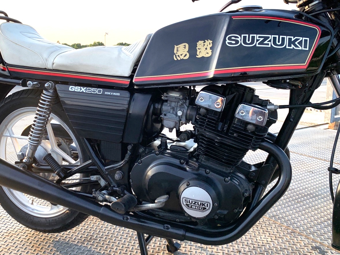 GSX250E ZARI BLACK HAWK GSX250E ザリ　黒鷲　限定500台スズキ SUZUKI 登録済み・自賠責保険付き 旧車絶版車_画像2