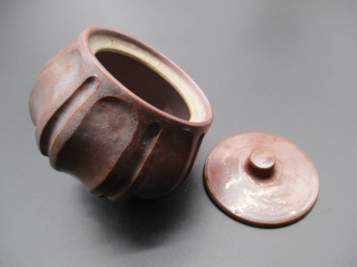 B139 掘出し物 茶道具 シュガーポット ボンボン入れ 小物入れ 陶器の入れ物 在銘の画像5