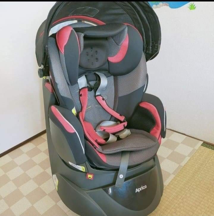 フラディアラクート カレイドレッド チャイルドシート
