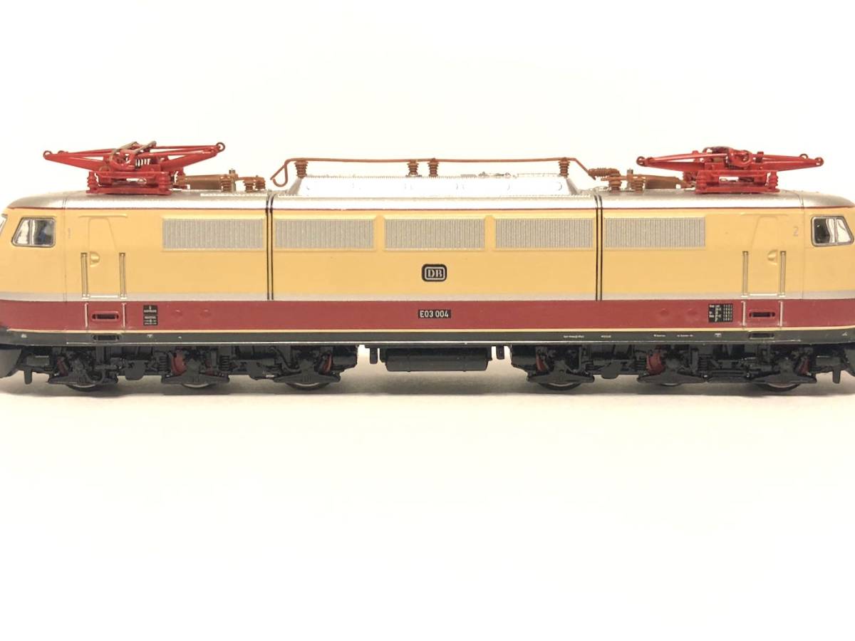 Yahoo!オークション - ドイツ DB E03(BR103)電気機関車 (ARNOLD) Yahoo!オークション - ドイツ DB E03(BR103)電気機関車 (ARNOLD)