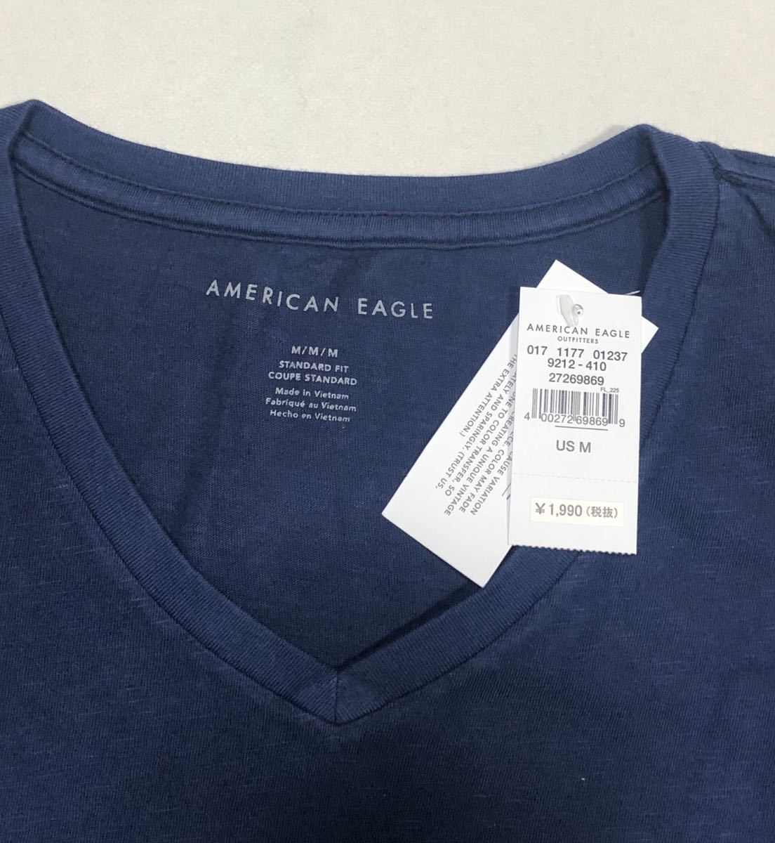 送料込み　正規品　タグ付き　アメリカンイーグル　Vネック　Tシャツ　ネイビー　US M/日本サイズ　L 半袖Tシャツ_画像3