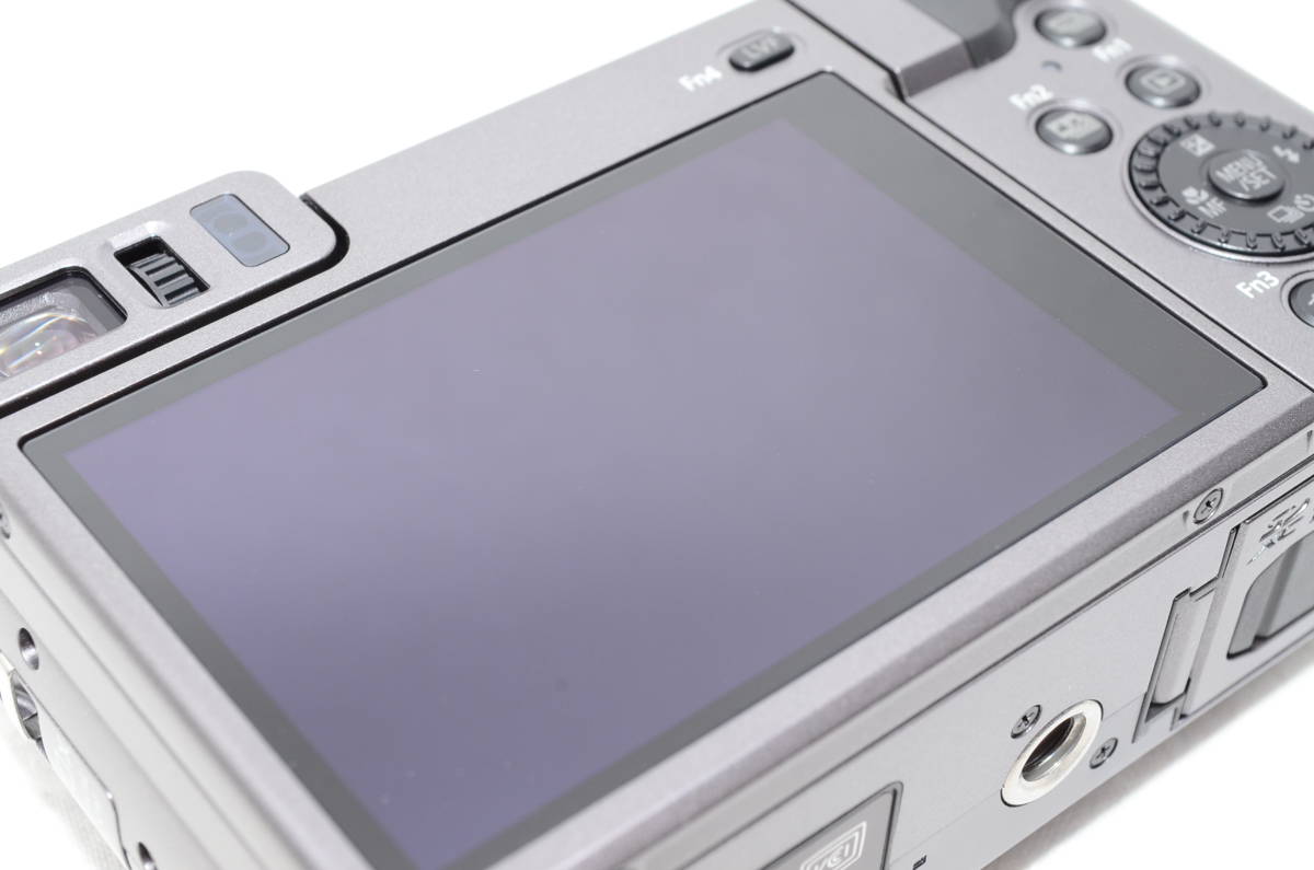 ☆美品☆ Panasonic LUMIX DC-TZ90 シルバー ☆SDカード付き☆ | www