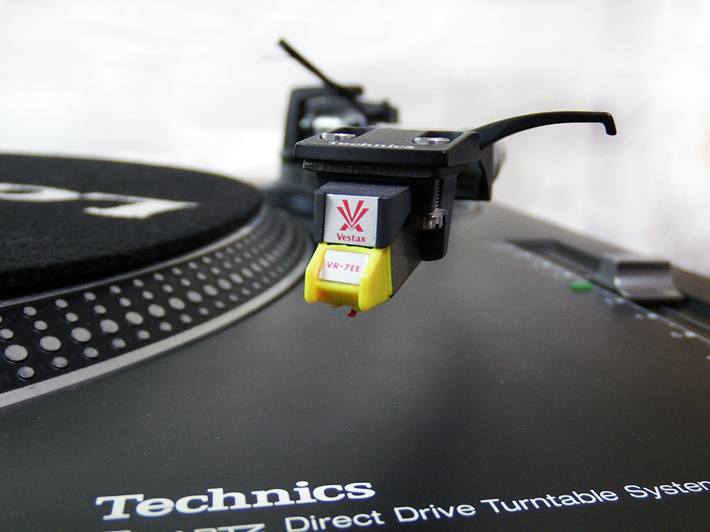 【からの】 ヤフオク! - ターンテーブル Technics SL-1200 MK3 SN NH2CF... します