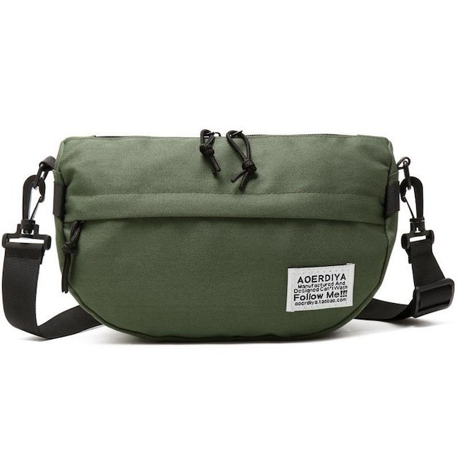 ボディバッグ　ショルダーバッグ　大容量　斜め掛け　グリーン　シンプル　緑　カジュアル　ポケット　サコッシュ　メンズ　レディース　鞄