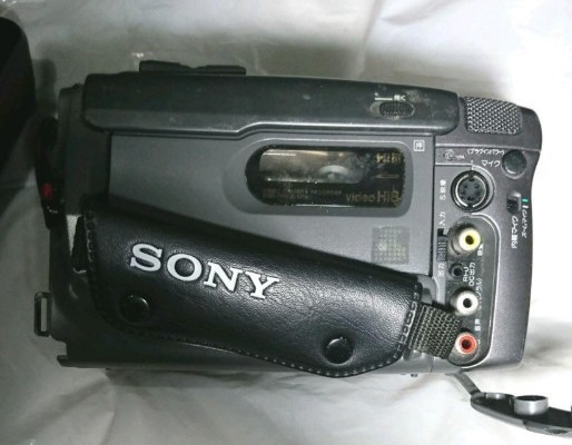 SONY Handycam video Hi8 (CCD-TR900)＆AC POWER ADAPTOR (AC-S15) セット