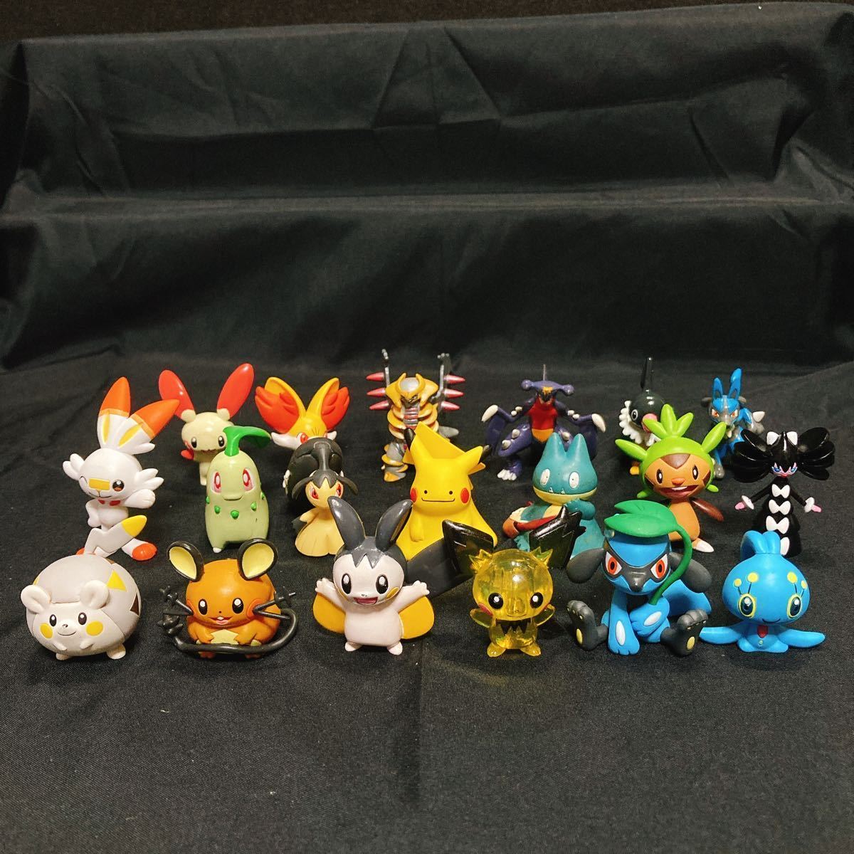ポケモン モンコレ フィギュア 約130体 大量 伝説 幻 廃盤 多数 ポケモン モンコレ フィギュア 約130体 大量 伝説 幻 廃盤 多数