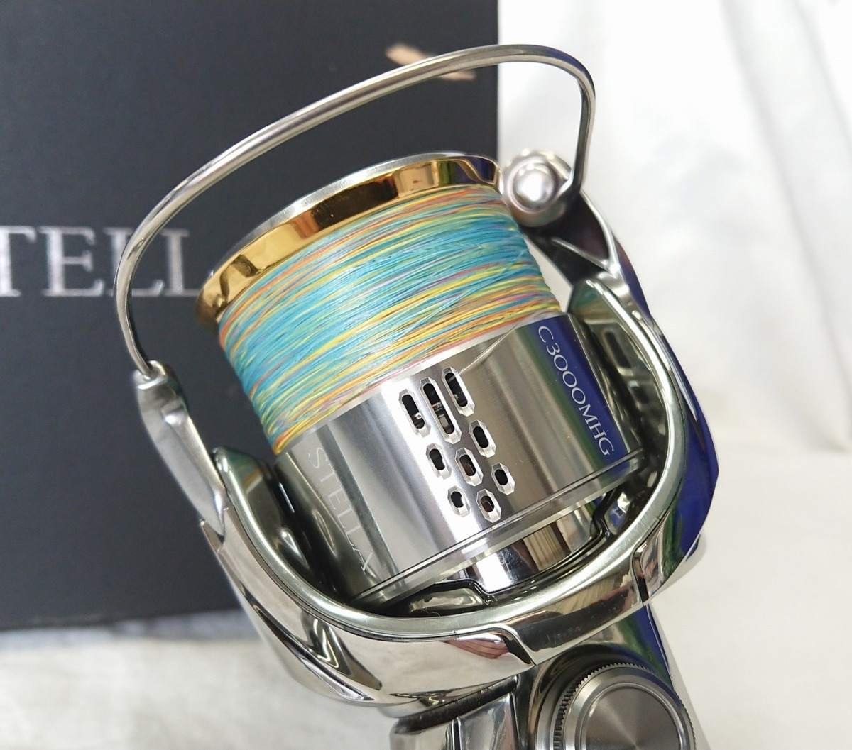 綺麗 SHIMANO シマノ STELLA シリーズ 18 ステラ C3000MHG 箱入り スピニングリール バーサスタイル ギア比:6.0 リール 釣具 KH6139(シマノ)|売買されたオークション情報、yahooの商品情報をアーカイブ公開 - オークファン(aucfan.com) 綺麗 SHIMANO シマノ STELLA シリーズ 18 ステラ C3000MHG 箱入り スピニングリール バーサスタイル ギア比:6.0 リール 釣具 KH6139(シマノ)|売買されたオークション情報、yahooの商品情報をアーカイブ公開 - オークファン(aucfan.com)