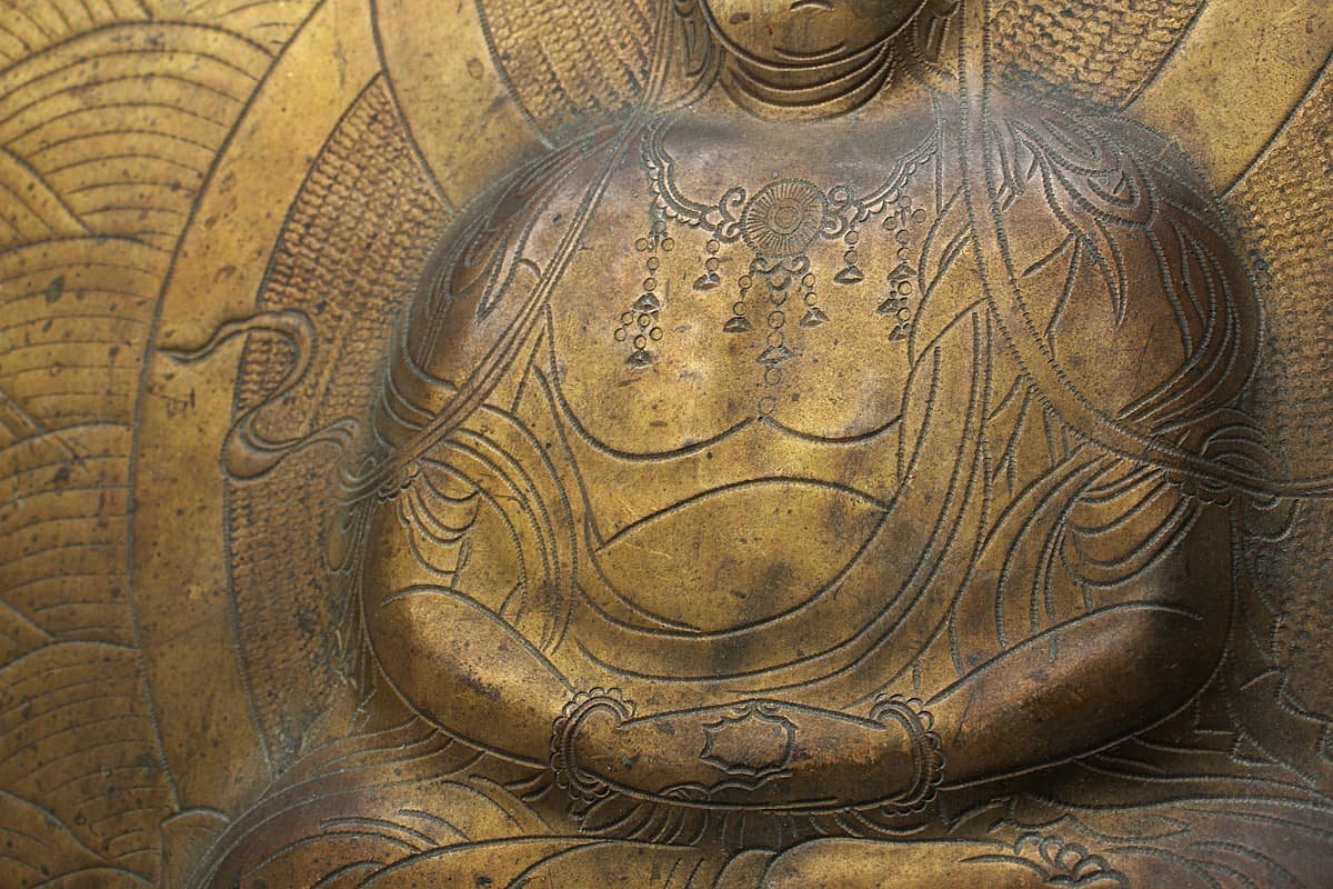 EC548 時代物 銅鍍金 毛彫 青海波 打出「如来坐像」外径31.4cm 重540g・懸け仏・懸佛 仏教美術_商品詳細もご覧ください