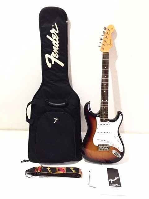 Fender Japan フェンダー ストラトキャスター ST62M-US 日本製 収納ケース付 ミディアムスケール エレキギター T077380 _画像10