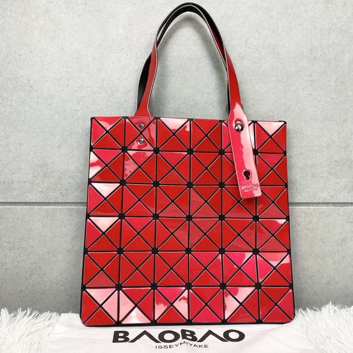 issey miyake イッセイミヤケ BAOBAO 6×6 レッド エナメル-