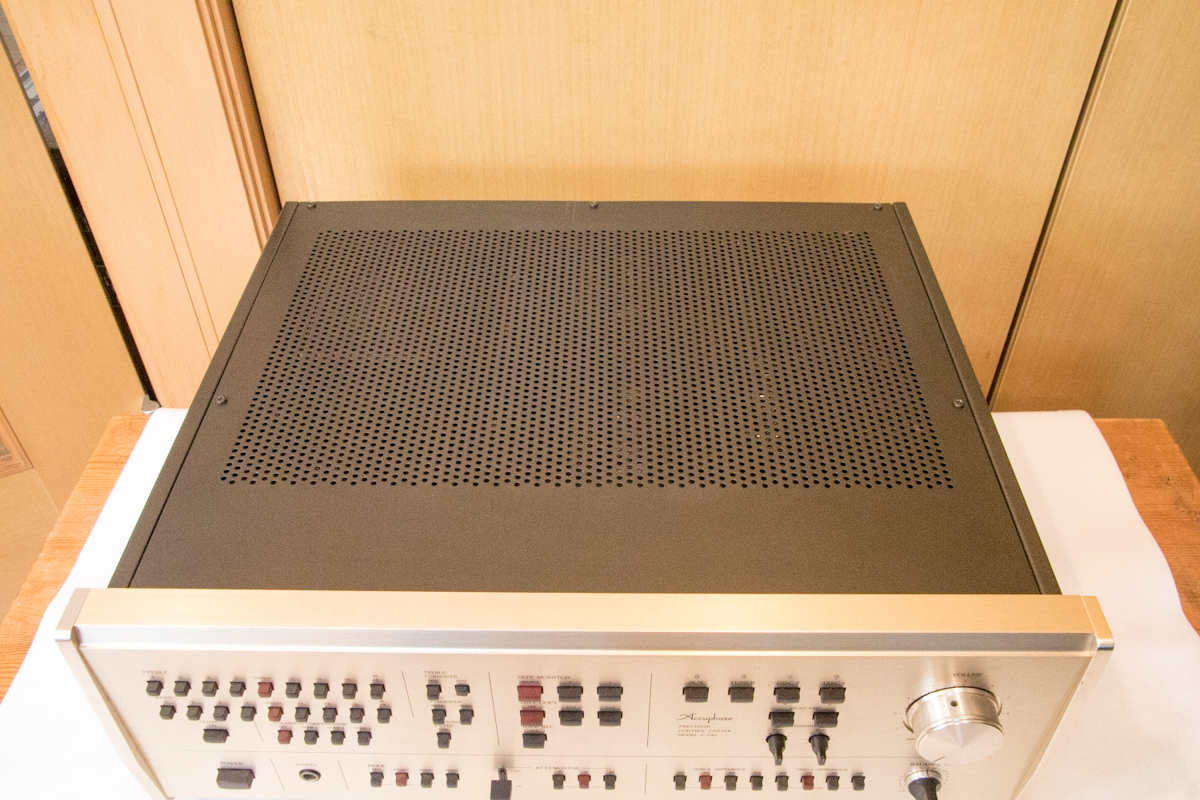 □ Accuphase アキュフェーズ コントロールアンプ C-240 ジャンク □ □ Accuphase アキュフェーズ コントロールアンプ C-240 ジャンク □