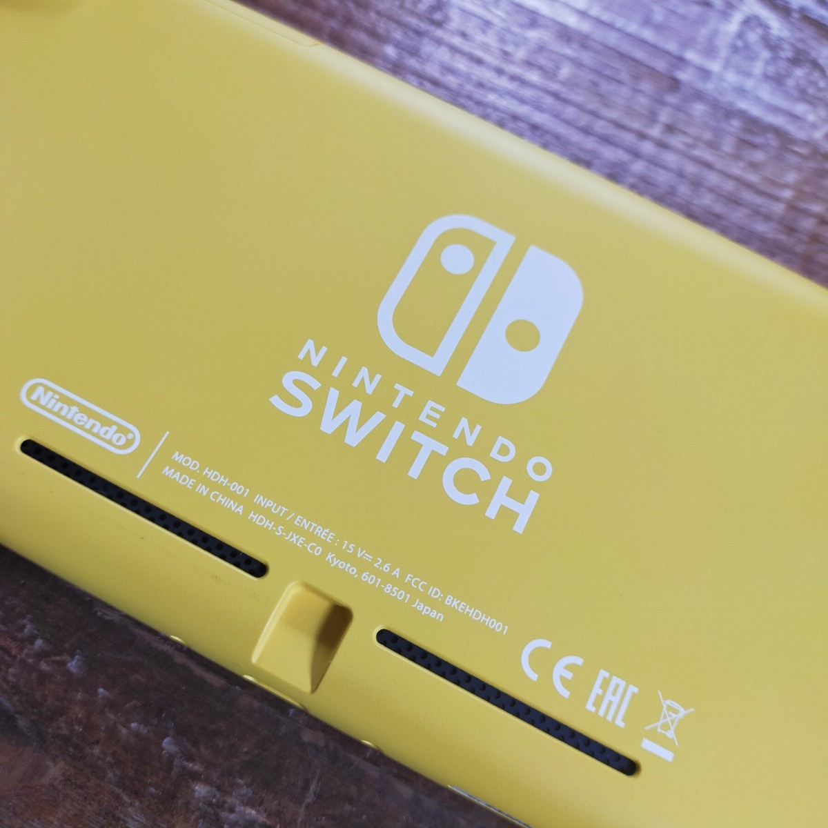 Nintendo Switch lite イエロー 本体　任天堂スイッチライト