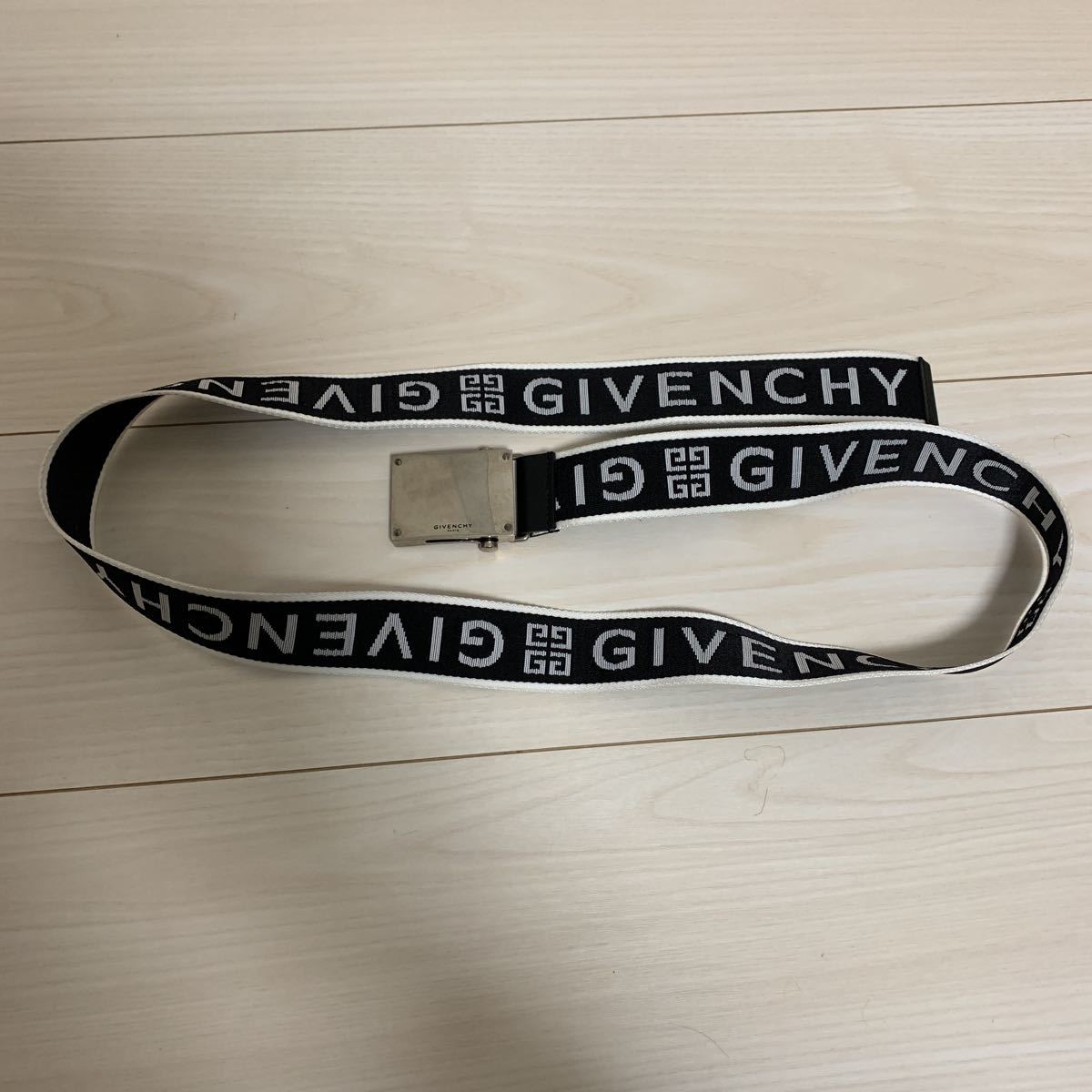 美品 GIVENCHY ヴィンテージ ヌバック レザー ベルト ロゴ スタッズ GIVENCHY ベルト ガチャベルト スタッズ ロゴ|Yahoo!フリマ(旧
