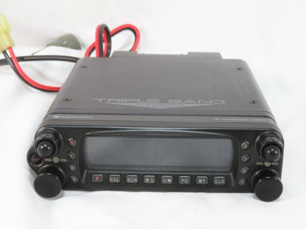 使い勝手の良い STANDARD C5900D トリプルバンド FMトランシーバー